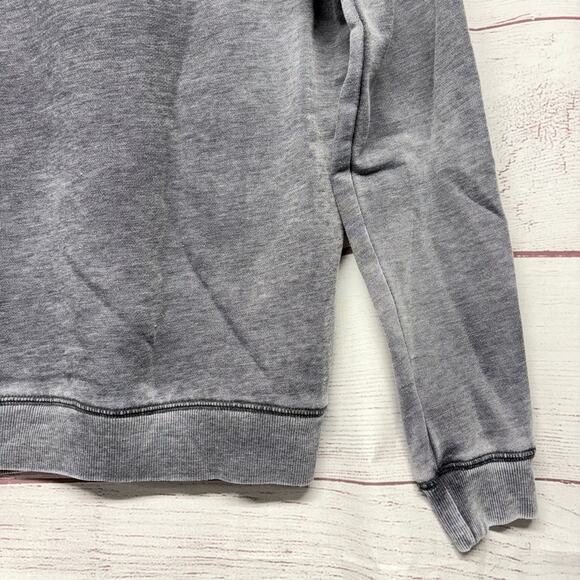 Disney Pixar Finding Nemo Dory Shark Crewneck Sweatshirt size M Vintage Wash - Picture 9 of 10